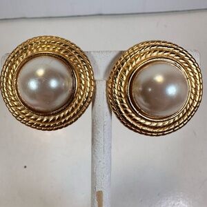 Vintage Anne Klein round gold tone faux pearl clip on earrings